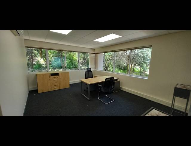 1,203M² OFFICE TO LET IN WOODMEAD